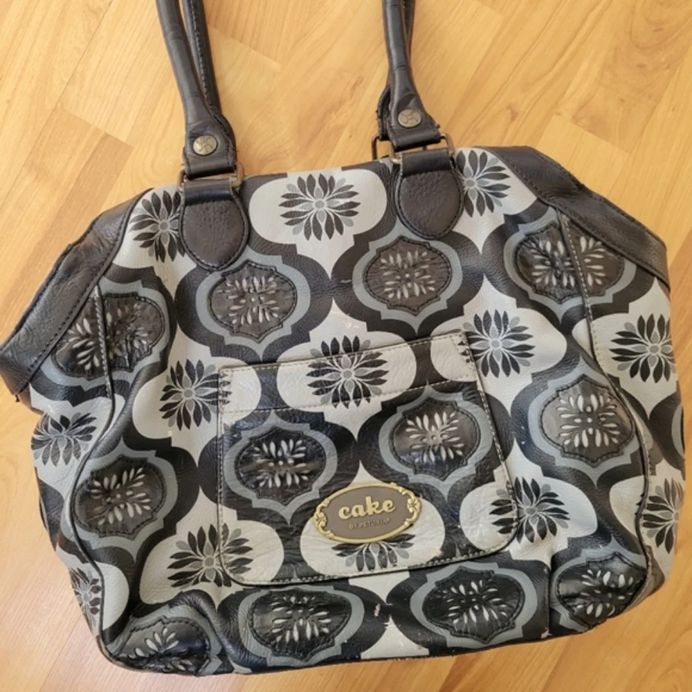CAKE by Petunia Leather Hampton Holdall Bag Purse Carryall